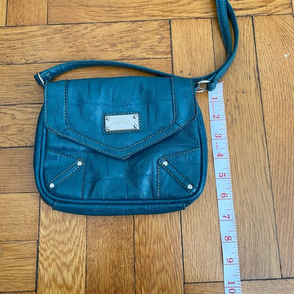 Elegant Teal Crossbody Bag - Picture 8 of 9